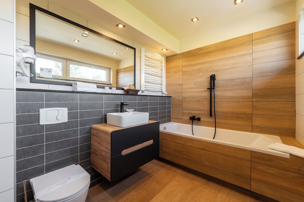 Double Room, Bathtub - Photo 4