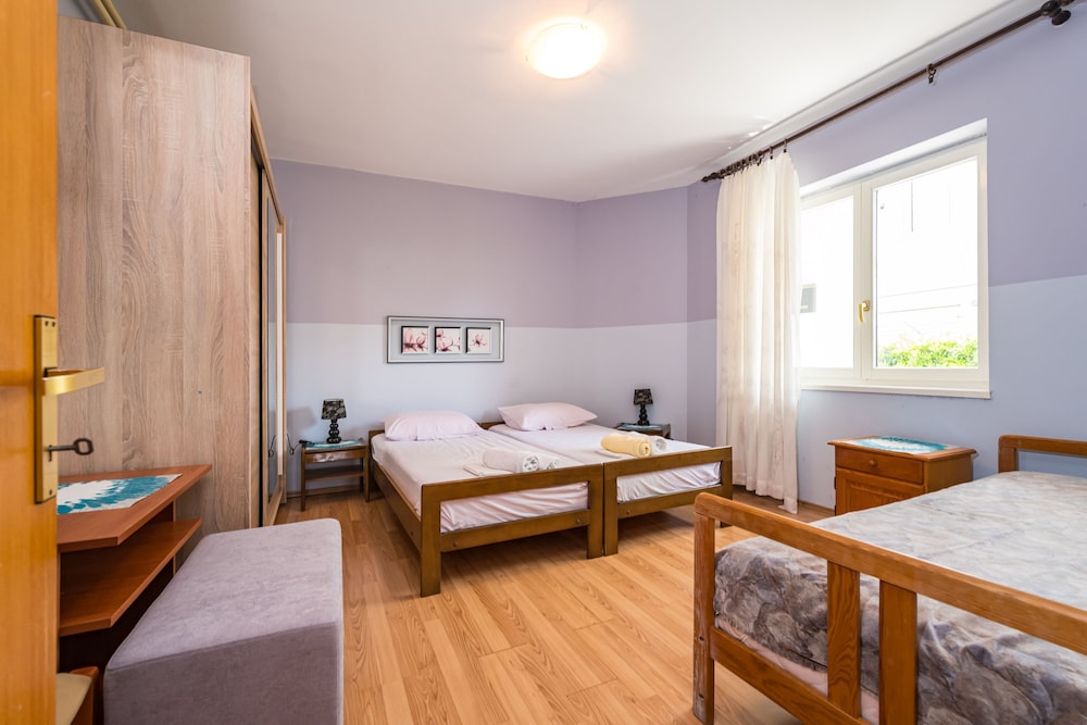 Apartment, 2 Bedrooms, Balcony, Garden View
