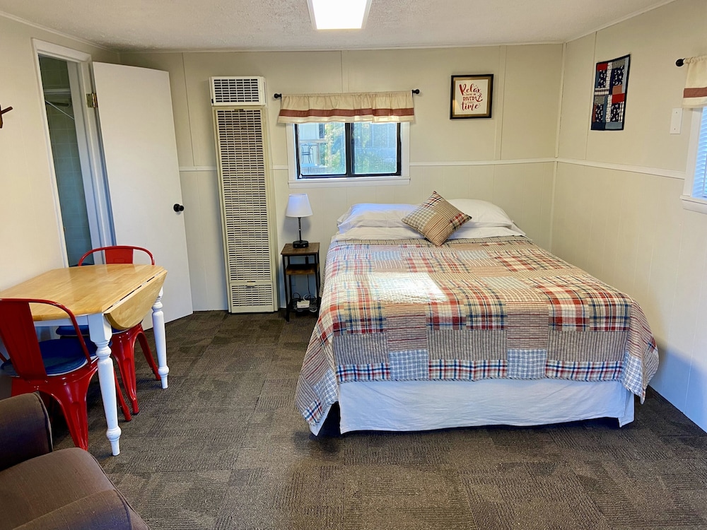 Cabin 4 photo 1