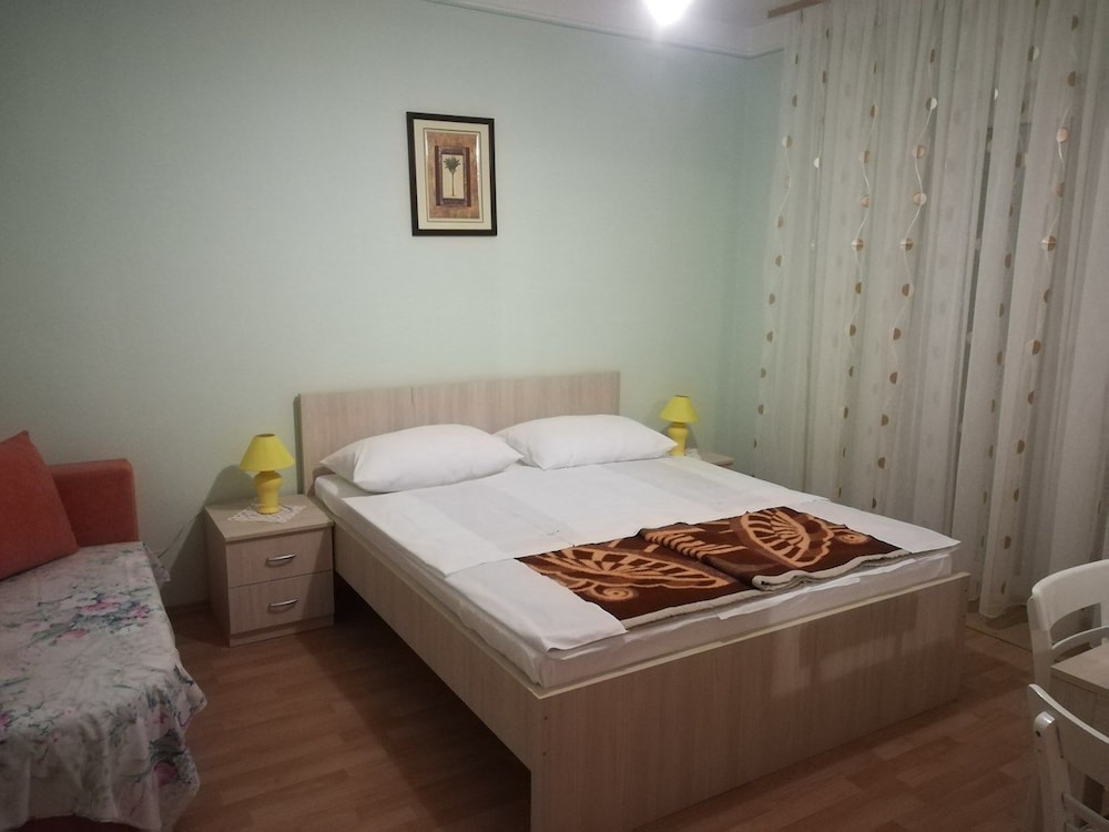 Room, Multiple Beds