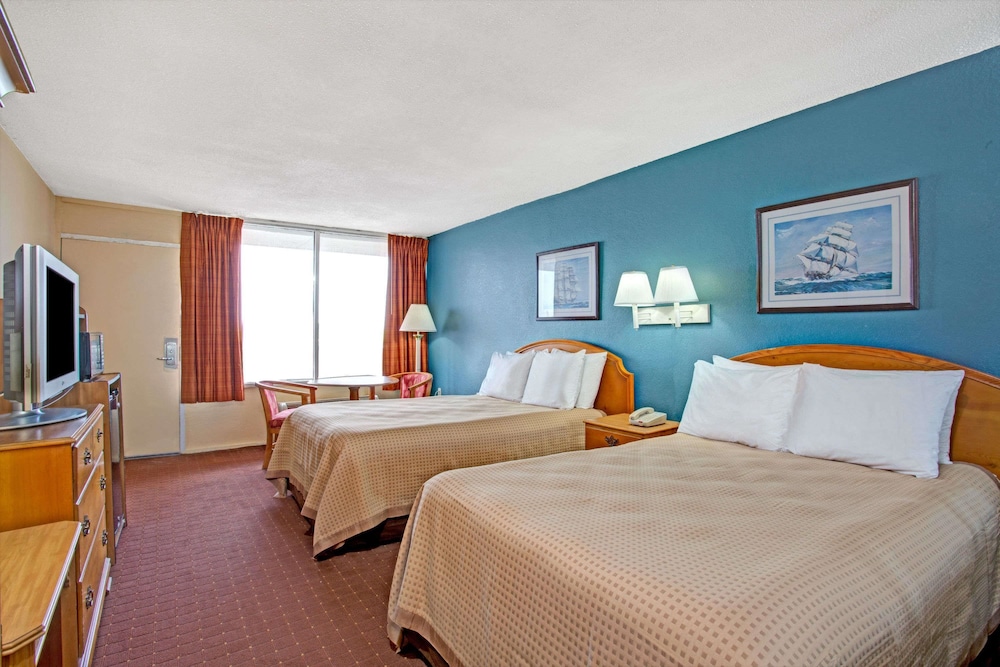 Room, 2 Double Beds, Non Smoking (Second Floor, Bay View) photo 2
