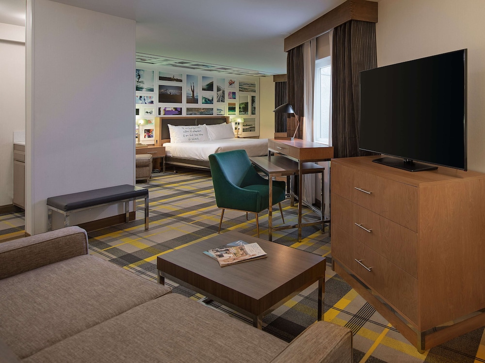Suite, 1 King Bed (Grad) - Photo 2