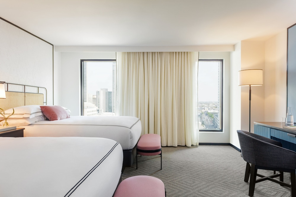 Room, 2 Queen Beds, Accessible, City View (Communications)