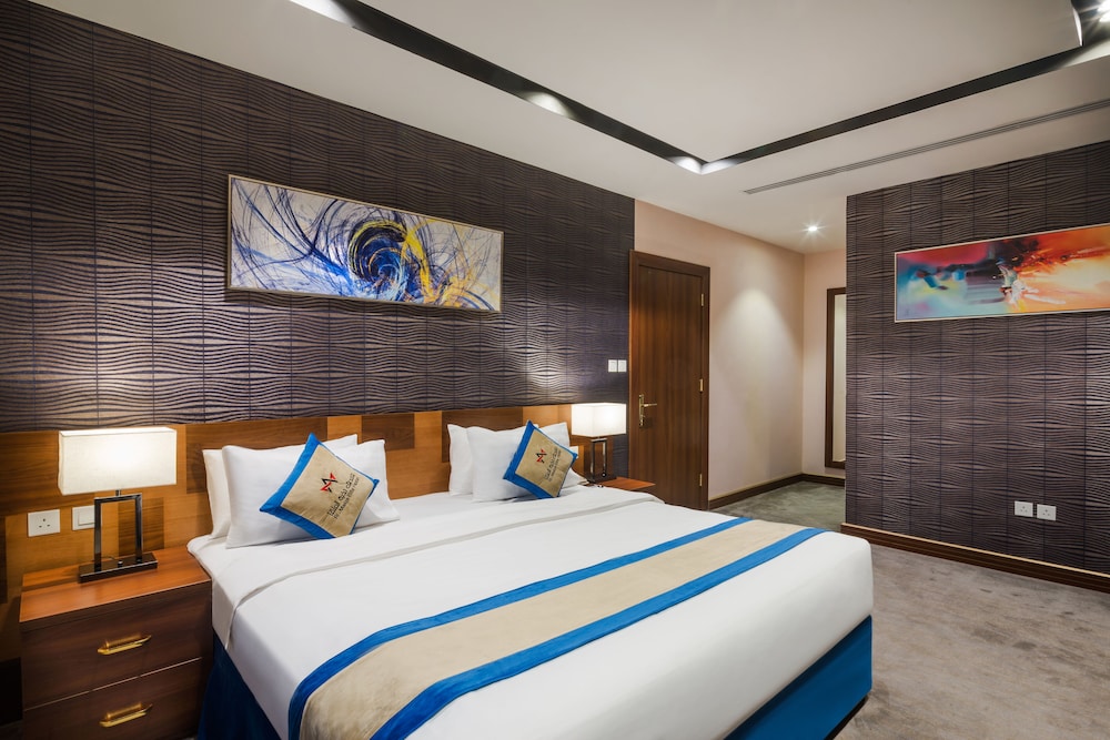 Deluxe king suite - Photo 9