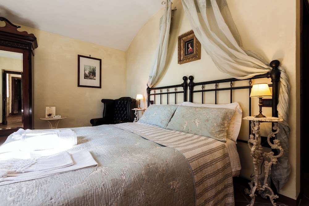 Comfort Double Room, Private Bathroom, Park View photo 1