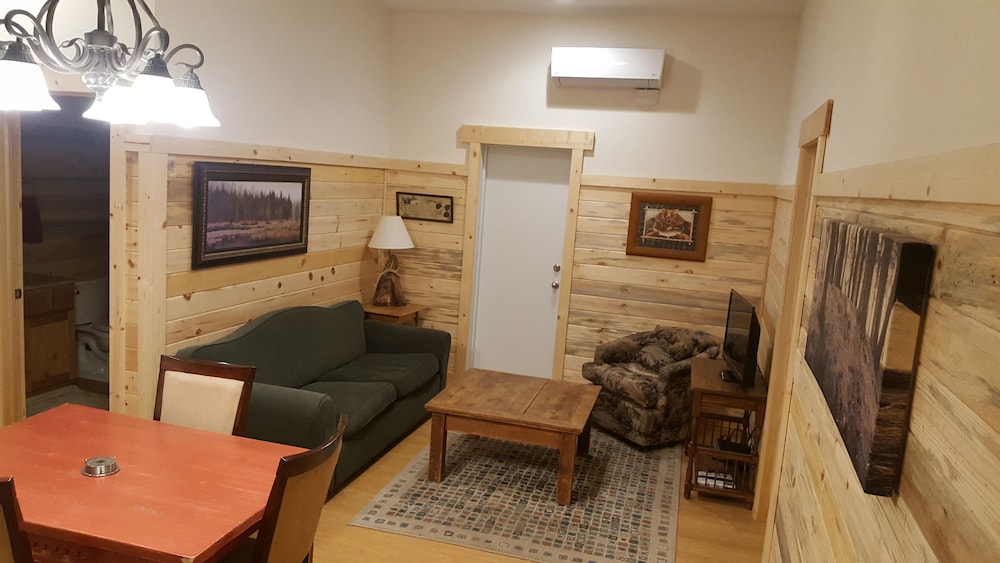 Unit F-2 Bedroom Deluxe with washer/dry photo 1
