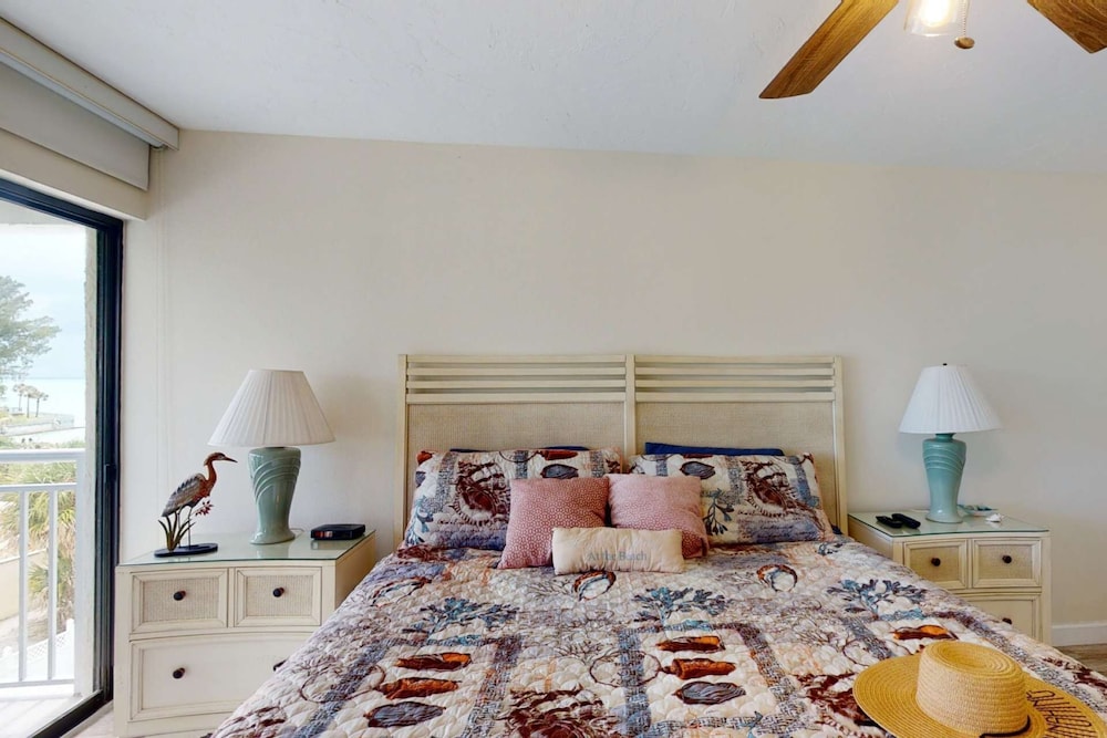 Condo (Siesta Sands Beach Resort 4th Floor w) photo 3