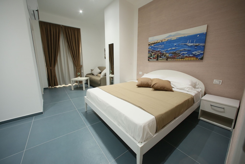Superior Quadruple Room, 1 Queen Bed with Sofa bed, City View