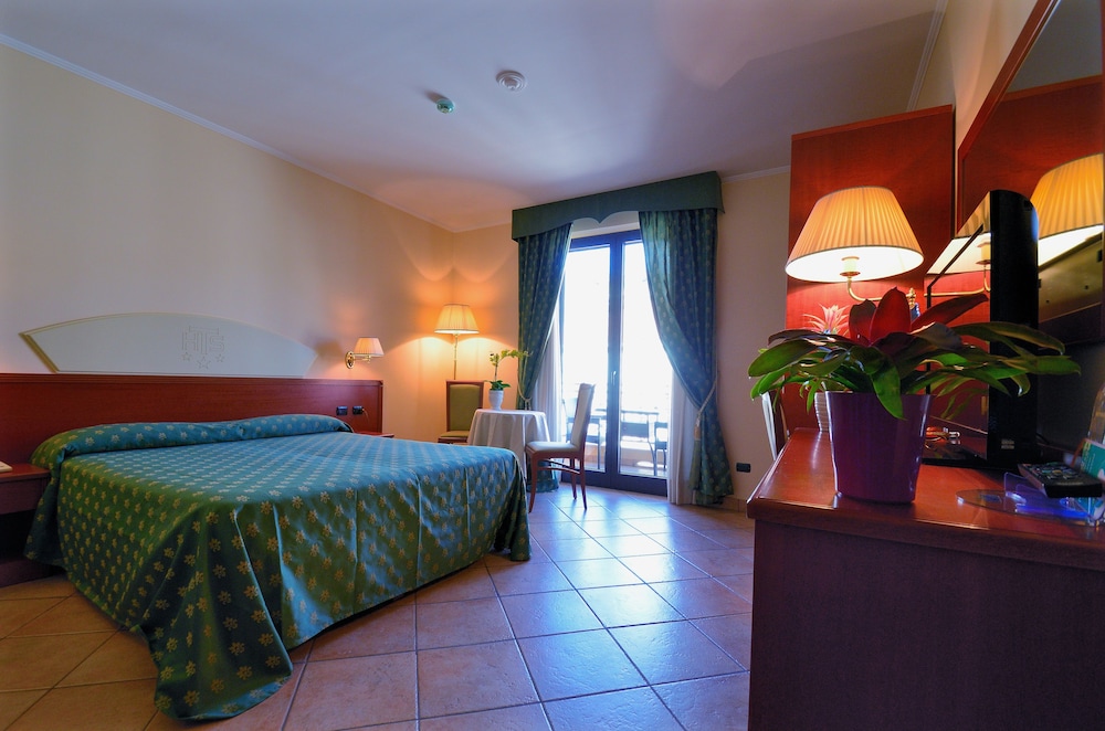 Family Room, Multiple Beds