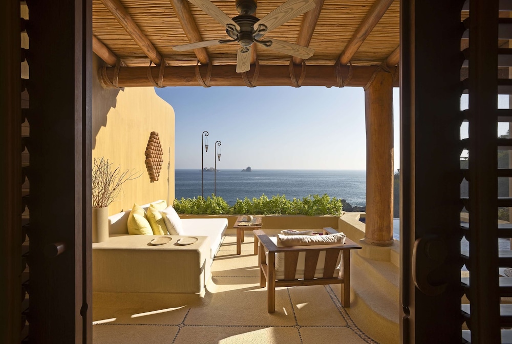 Family Adjoining Suites - Photo 4