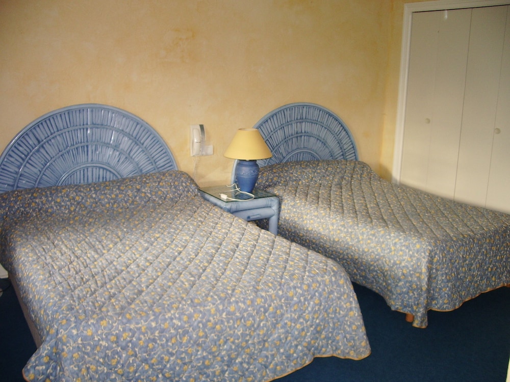 Standard Triple Room, 1 Bedroom, Private Bathroom photo 2