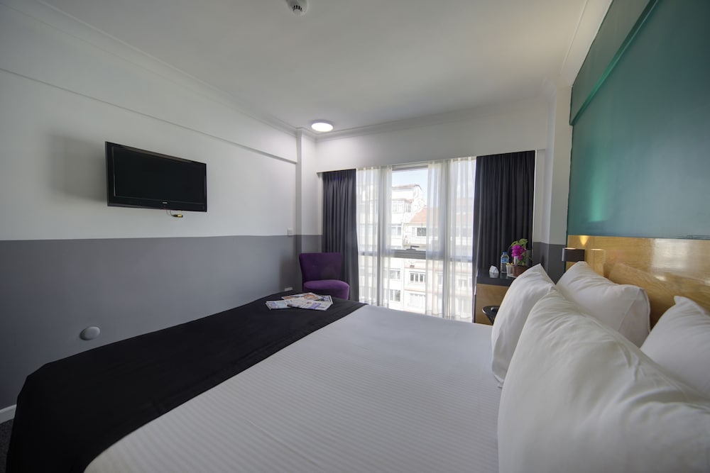 Economy Double Room, 1 Queen Bed, No Windows, Ground Floor photo 3