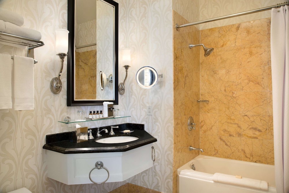 Junior Suite, Multiple Beds (Family) - Photo 4