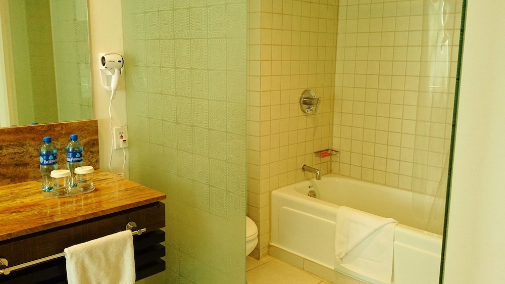 Deluxe Double Room, 2 Double Beds - Photo 6