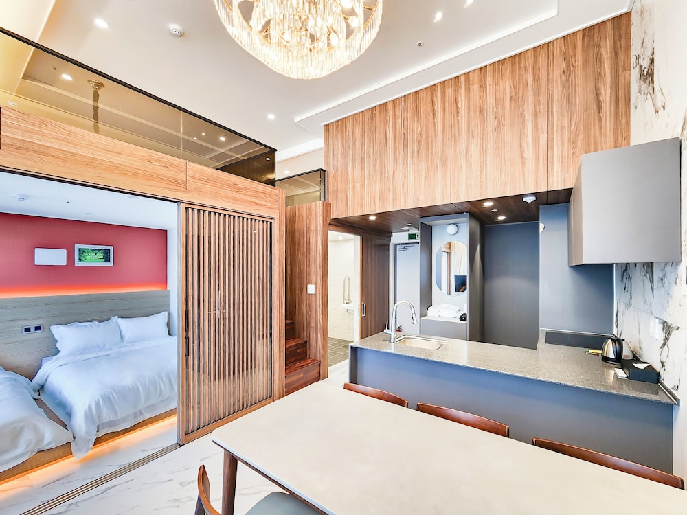 Deluxe Duplex, Balcony