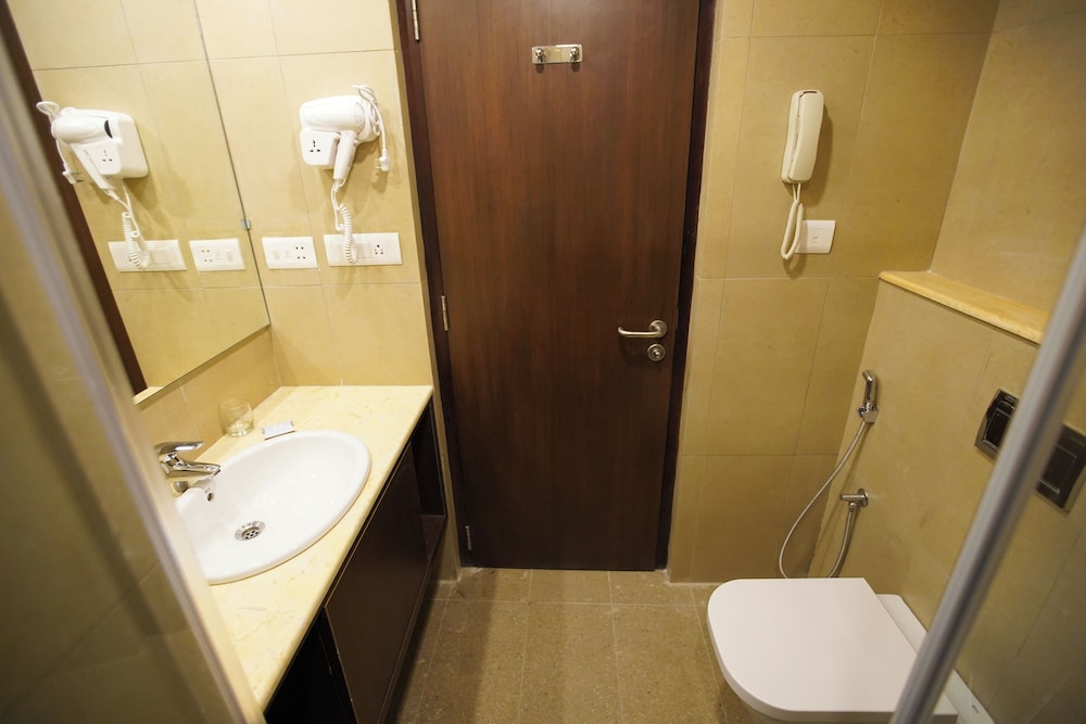 Executive Room - Photo 10
