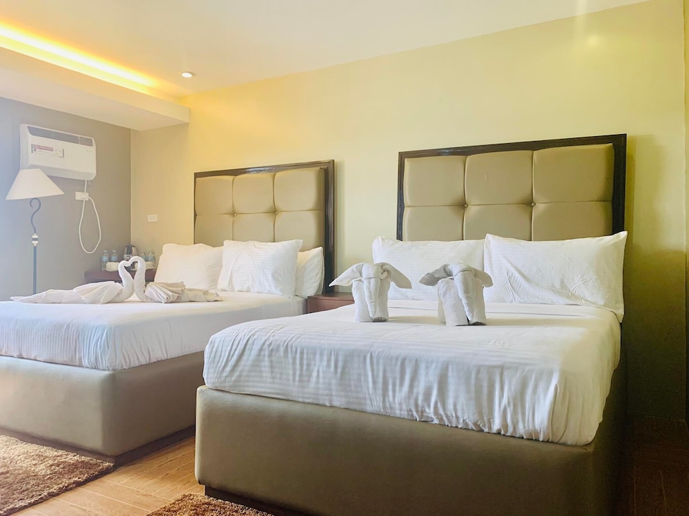 Deluxe Quadruple Room - Photo 3