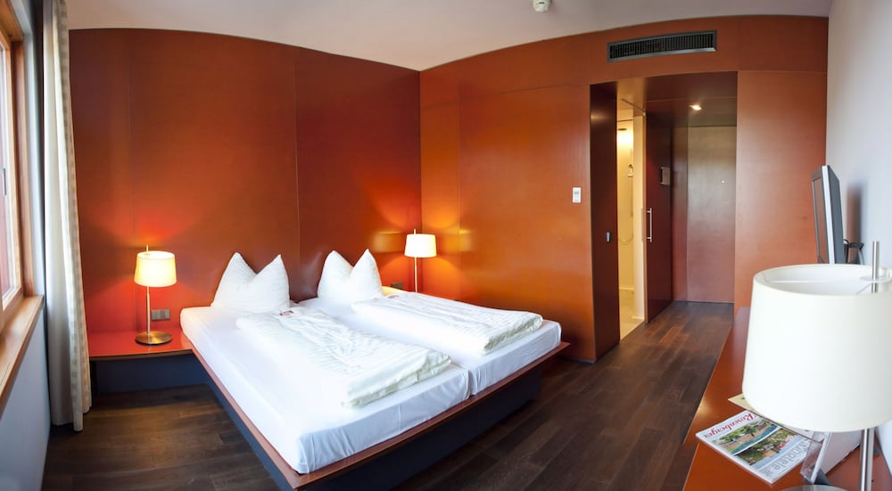 Basic Double Room, 1 Double Bed photo 2