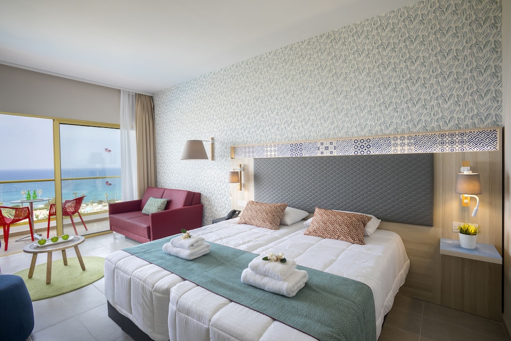Family Room, Sea View - Photo 6