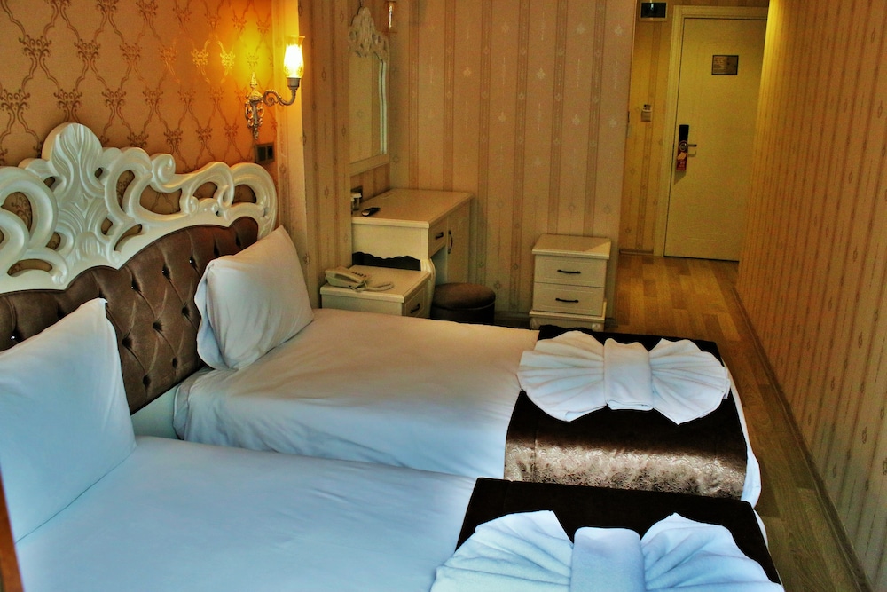 Standard Triple Room, 3 Twin Beds photo 1