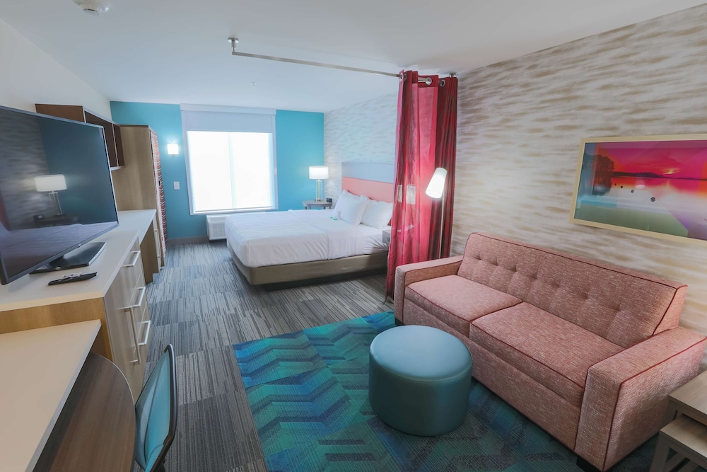 Studio, 1 King Bed, Accessible (Roll-In Shower) - Photo 7