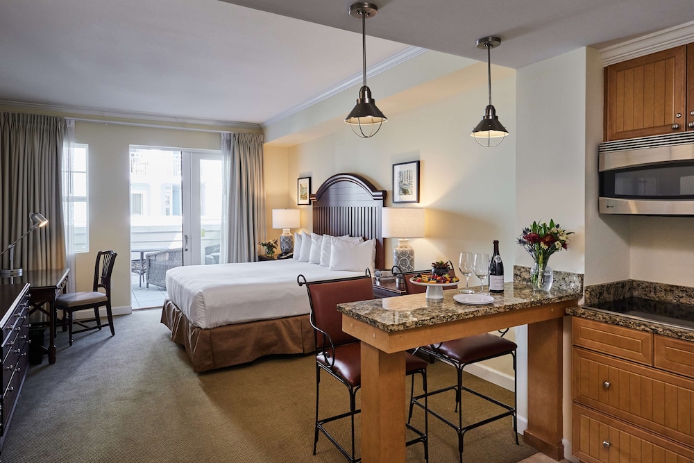 Classic Studio, 1 King Bed (Residence)