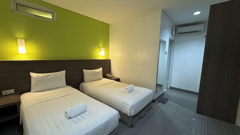 Standard Twin Room (No Window) photo 3