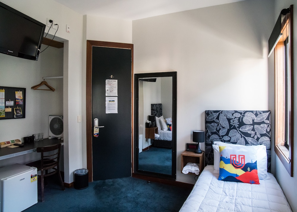 Twin Studio with Shared Bathroom