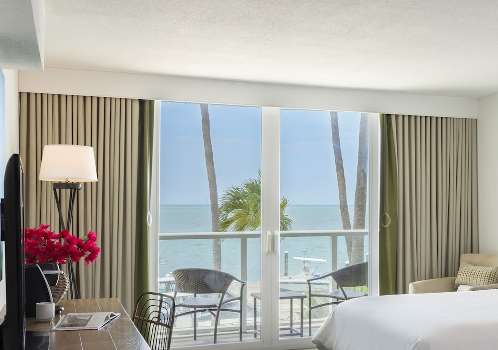 Alligator Reef Oceanfront Room Two Queens - Photo 4