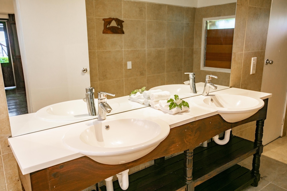 Deluxe Seaside Bure (children 2 Years Above)