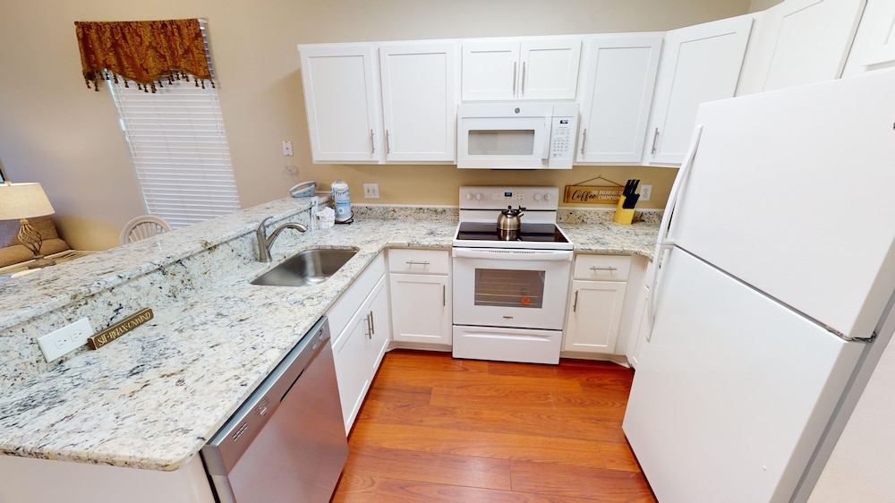 Condo, 2 Bedrooms