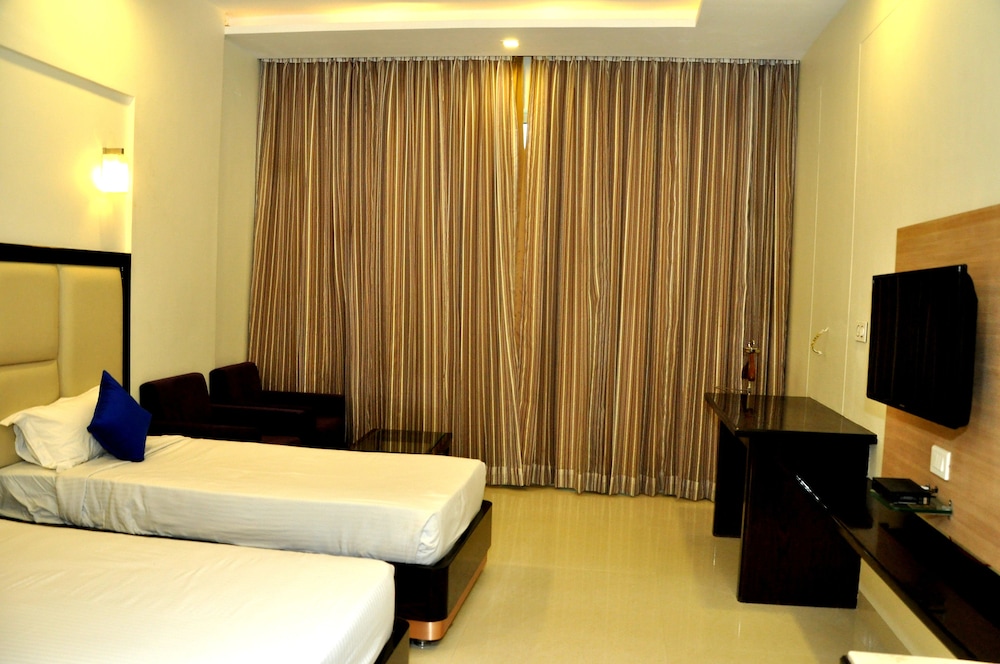 Deluxe Double Room Single Use, 1 Bedroom photo 2