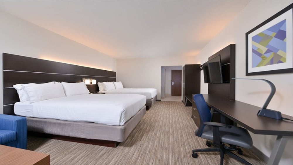 Suite, Multiple Beds photo 3