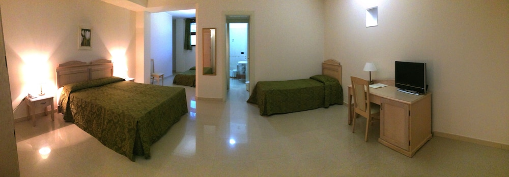 Quad Room