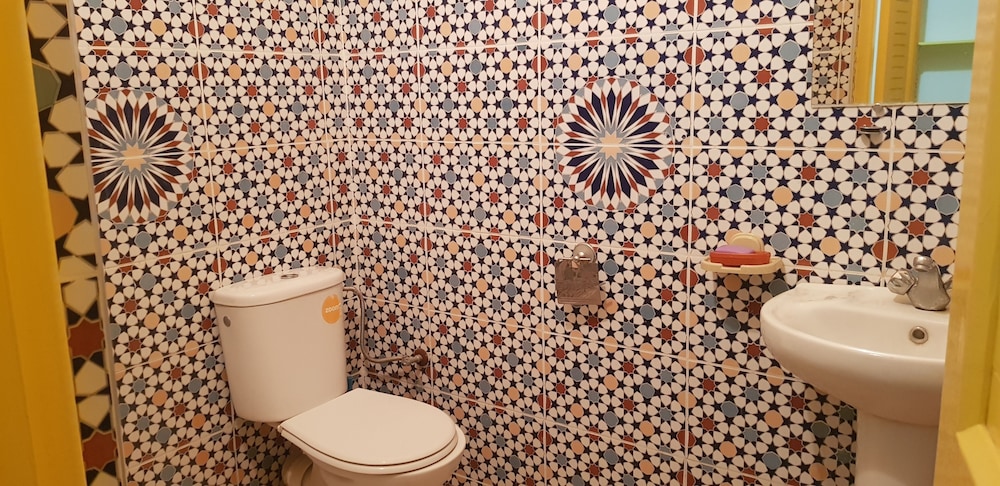 Family Room, Multiple Beds, Private Bathroom photo 2