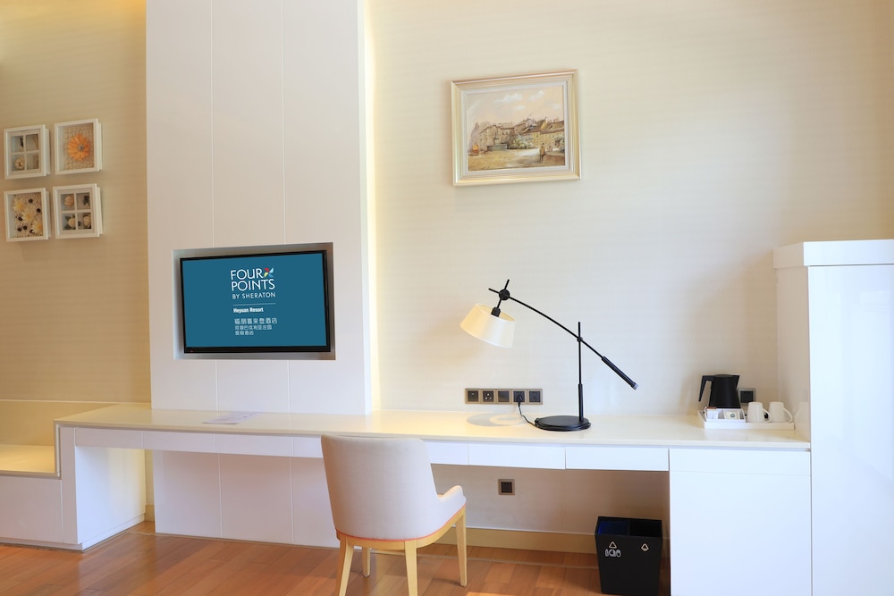 Room, 2 Double Beds, Mountain View photo 2