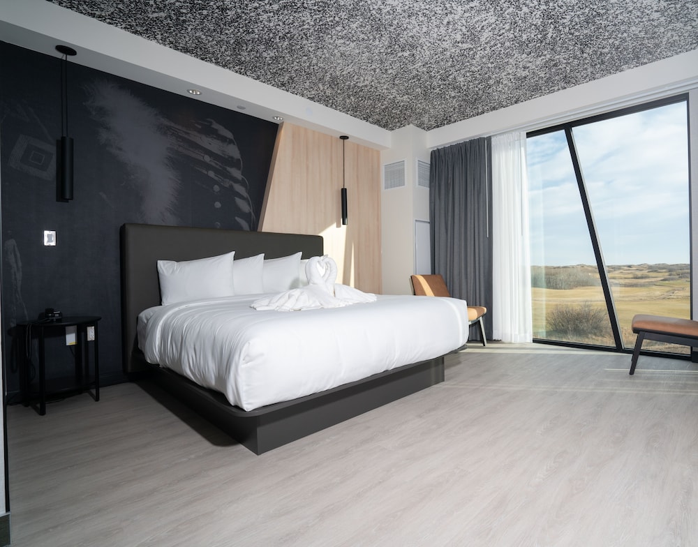 Standard Room, 1 King Bed Golf View - Photo 8