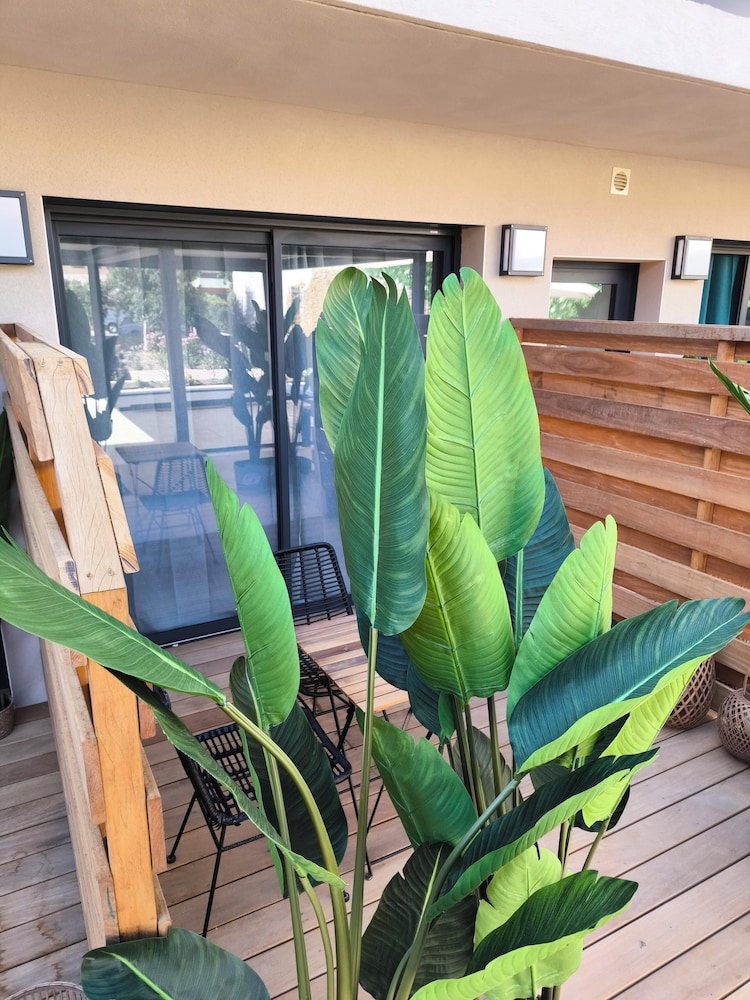 Standard Room, Patio, Ground Floor photo 3