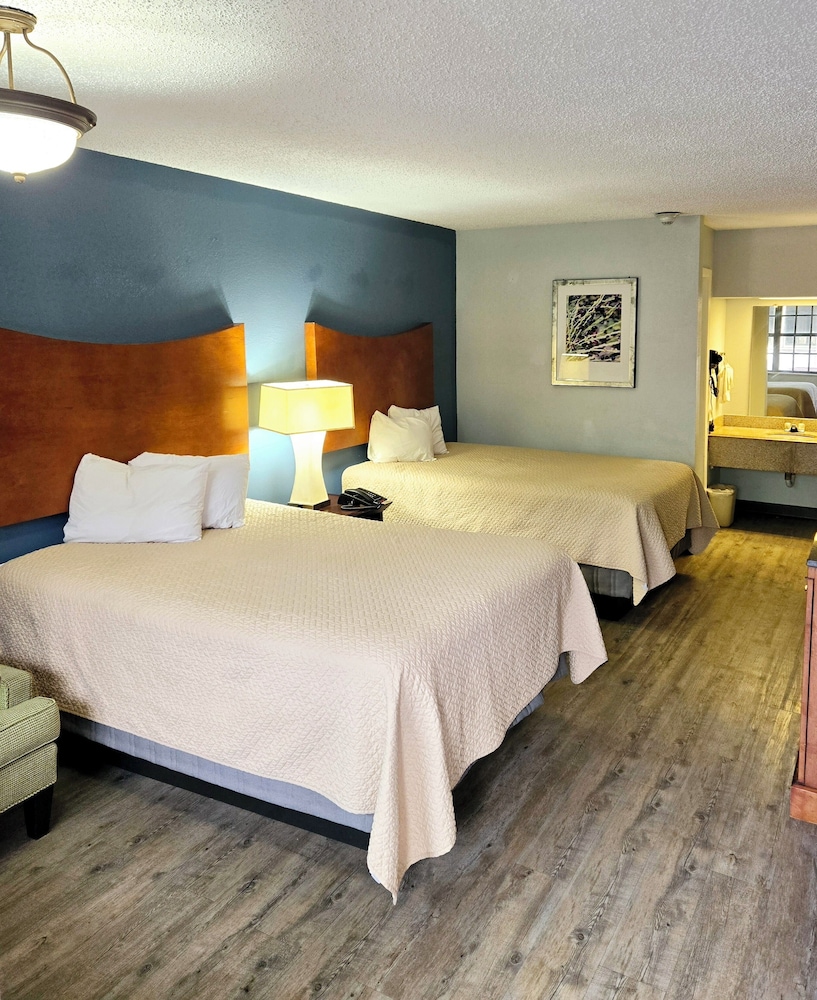 Standard Room, 2 Double Beds, Non Smoking - Photo 3