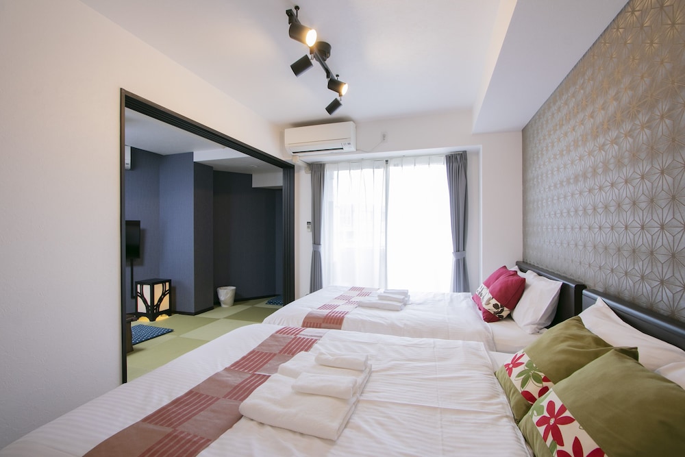 Deluxe 4 Bed photo 2