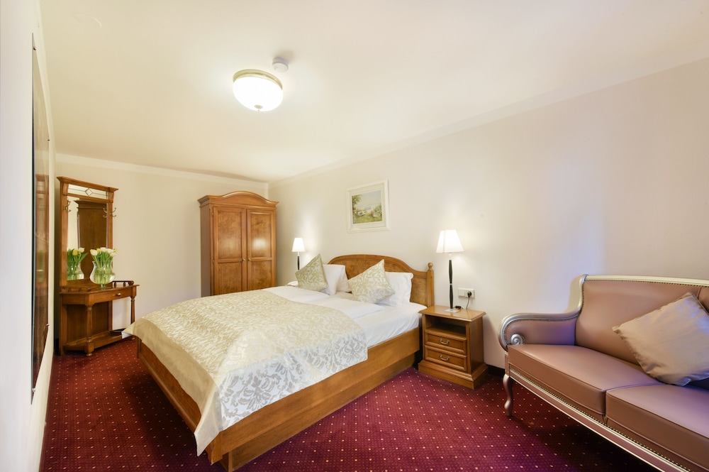 Suite, City View - Photo 1