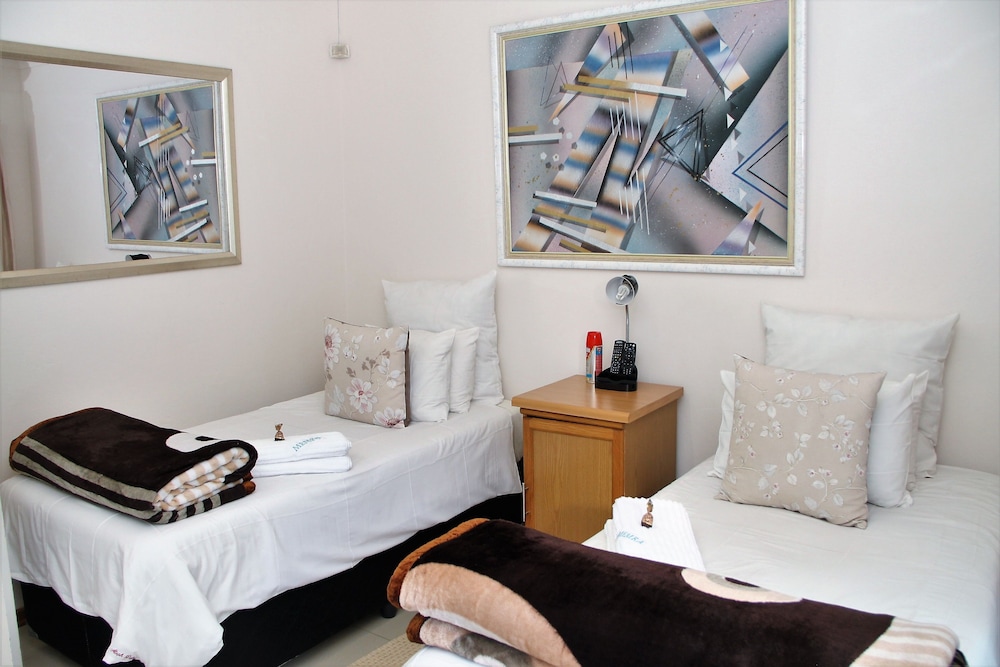 Standard Room photo 1