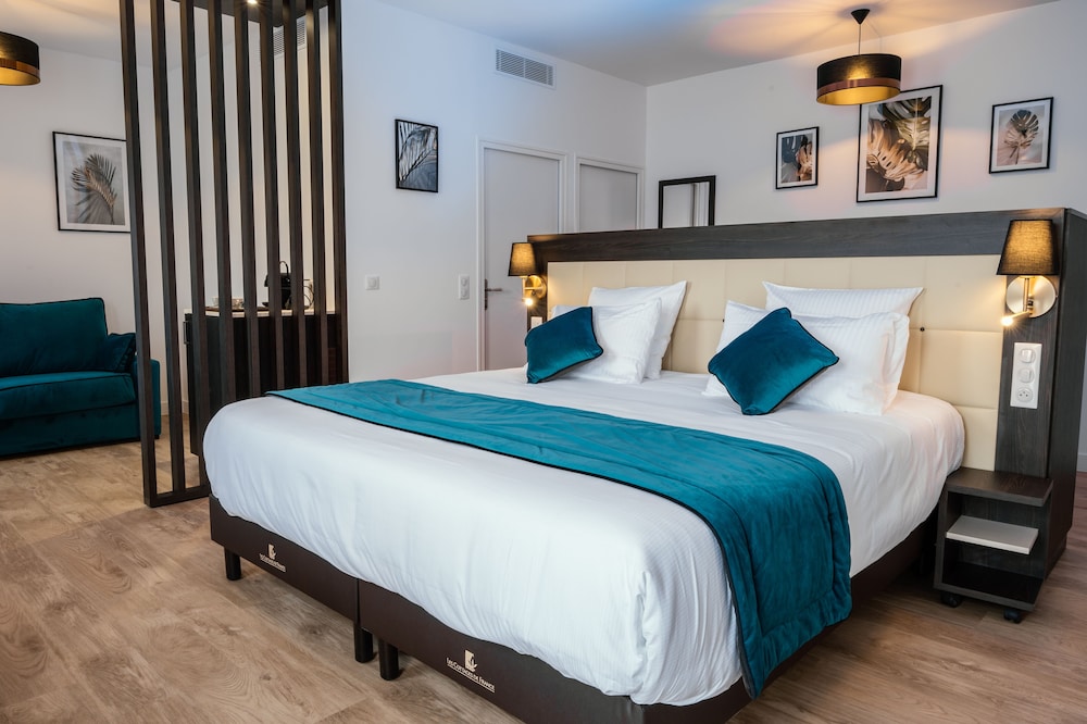 Deluxe Suite - Photo 1