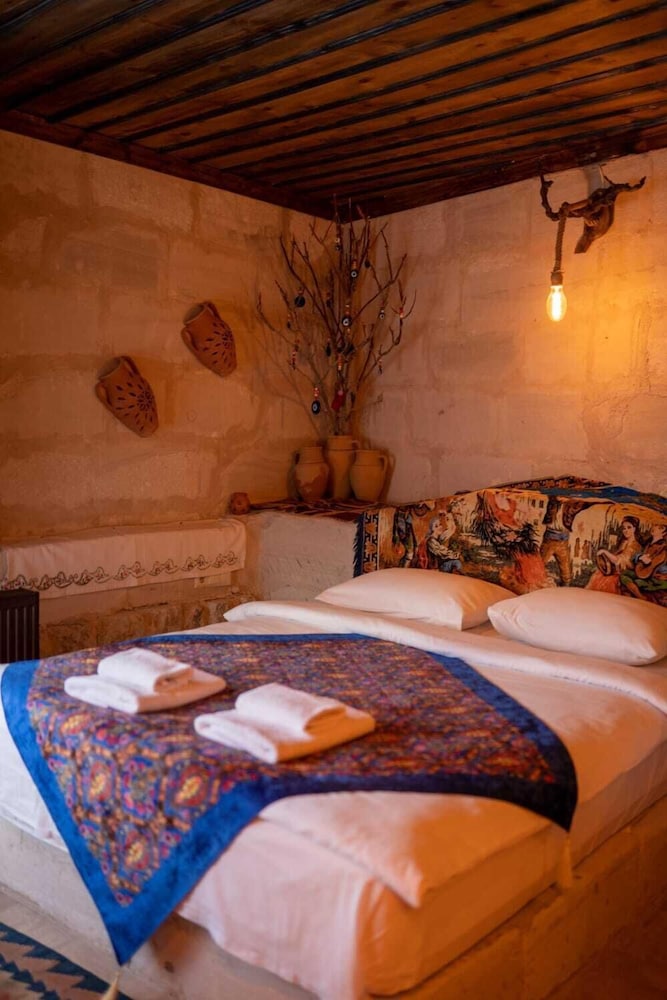 Deluxe Room - Photo 10
