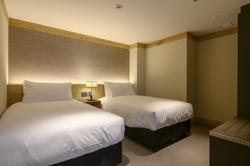 Basic Twin Room, 1 Bedroom, Non Smoking - Photo 1