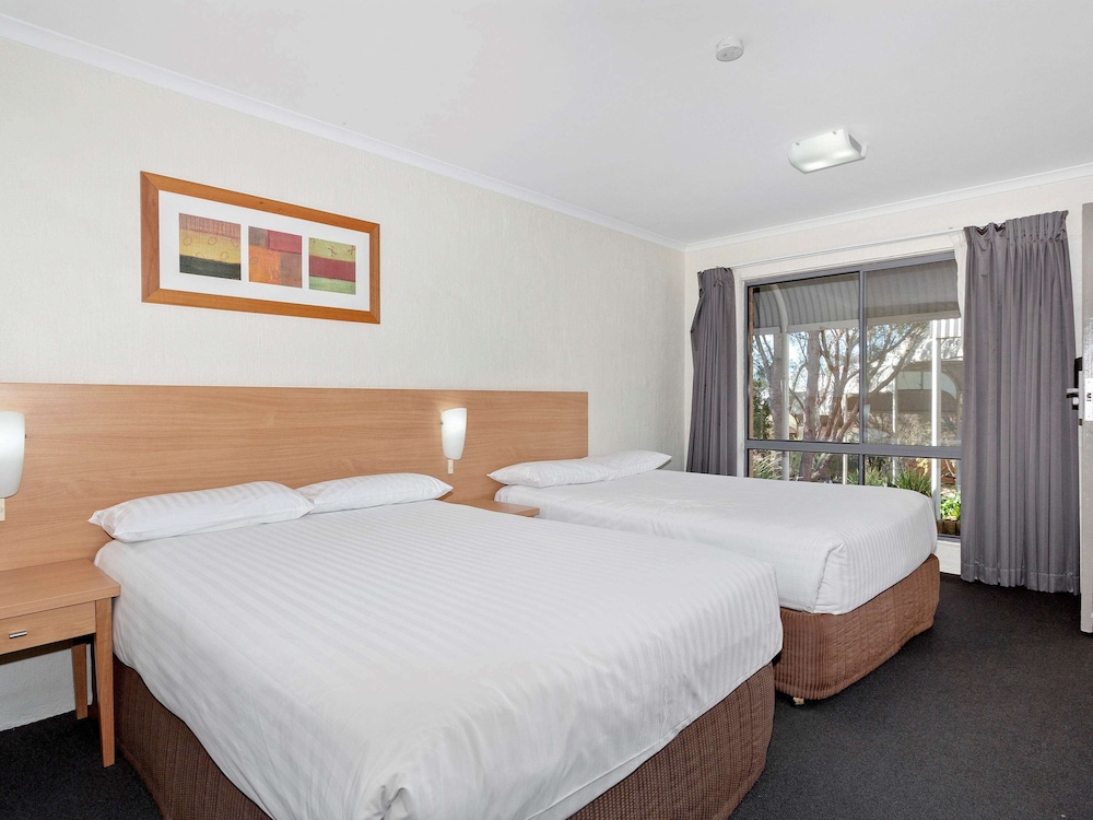 Superior Double Room, 2 Double Beds - Photo 7