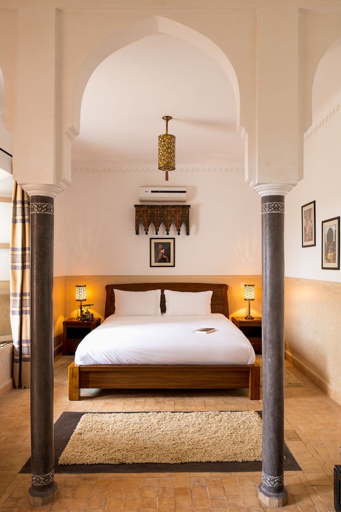 Junior Suite, 1 King Bed, Balcony, Mountain View