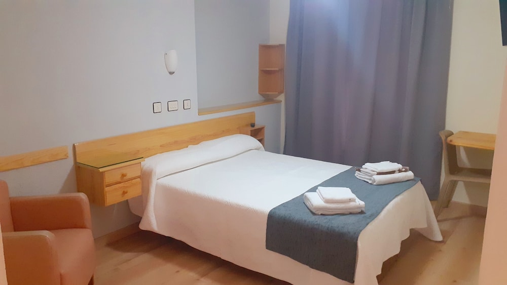Economy Double Room photo 3