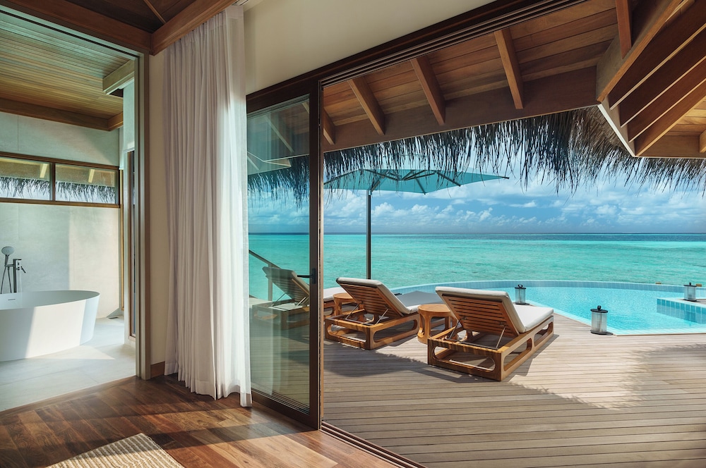 Two Bedroom Ocean Pavilion With Outdoor Pool - Photo 2