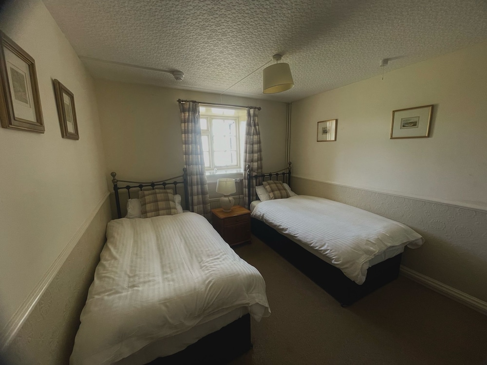 Basic Twin Room